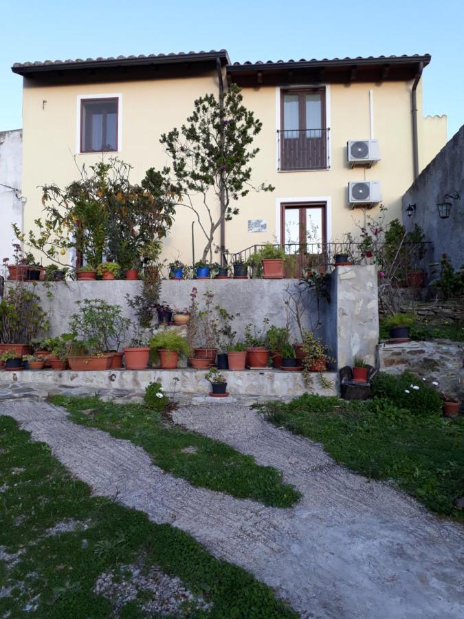 B&B S'Arrosa Antiga Santadi Екстер'єр фото